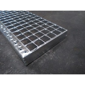 REJILLA PARA PELDAÑO GALVANIZADA 30X30/30X2 Y 5 DE 800 x 275 mm