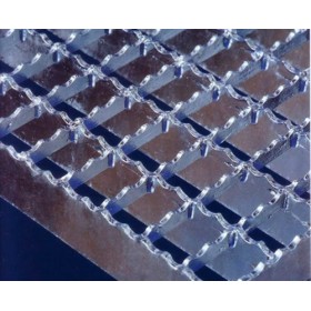 REJILLA GALVANIZADA PLETINA MEDIA PLETINA 30X30/30X2 Y 10X2 DENTADAS DE 2000 X 1000 (mm)