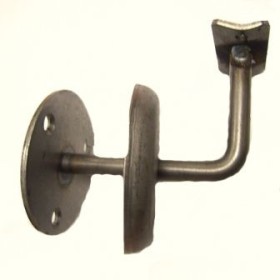 SOPORTE PARA PASAMANOS EN HIERRO Ø70x3mm CON EMBELLECEDOR
