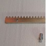 Cremallera metálica cincada 30x12 mm., pieza de 1 metro, atornillar.