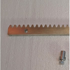Cremallera metálica cincada 30x12 mm., pieza de 1 metro, atornillar.