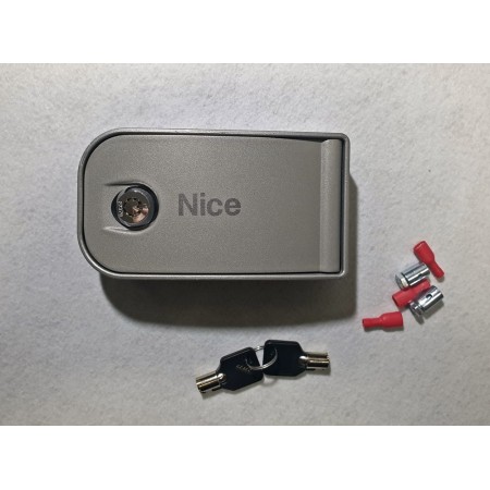 Pulsador para subir/bajar cierre , con desbloqueo por llave, KIOMINI de Nice. 
