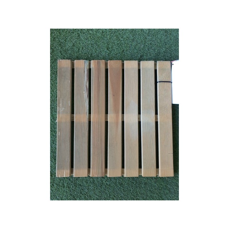 SUELO DE MADERA PARA EXTERIOR ANTIDESLIZANTE EN MODULOS DE 50X50CMS