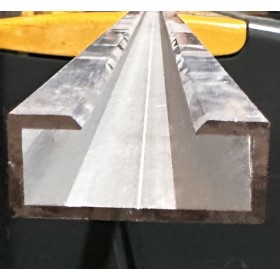 PERFIL ALUMINIO PARA BANDA PASIVA DE PUERTA CORREDERA  ref.689