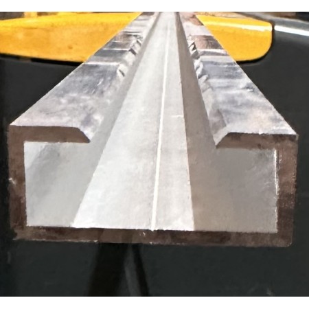 PERFIL ALUMINIO PARA BANDA PASIVA DE PUERTA CORREDERA  ref.689