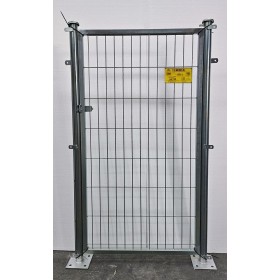 PUERTA METÁLICA PARA CERRAMIENTO MODELO 2022 DE 0,80 X 1,5 M.CINCADA CON PLACAS DE ANCLAJE.AP.DCHA
